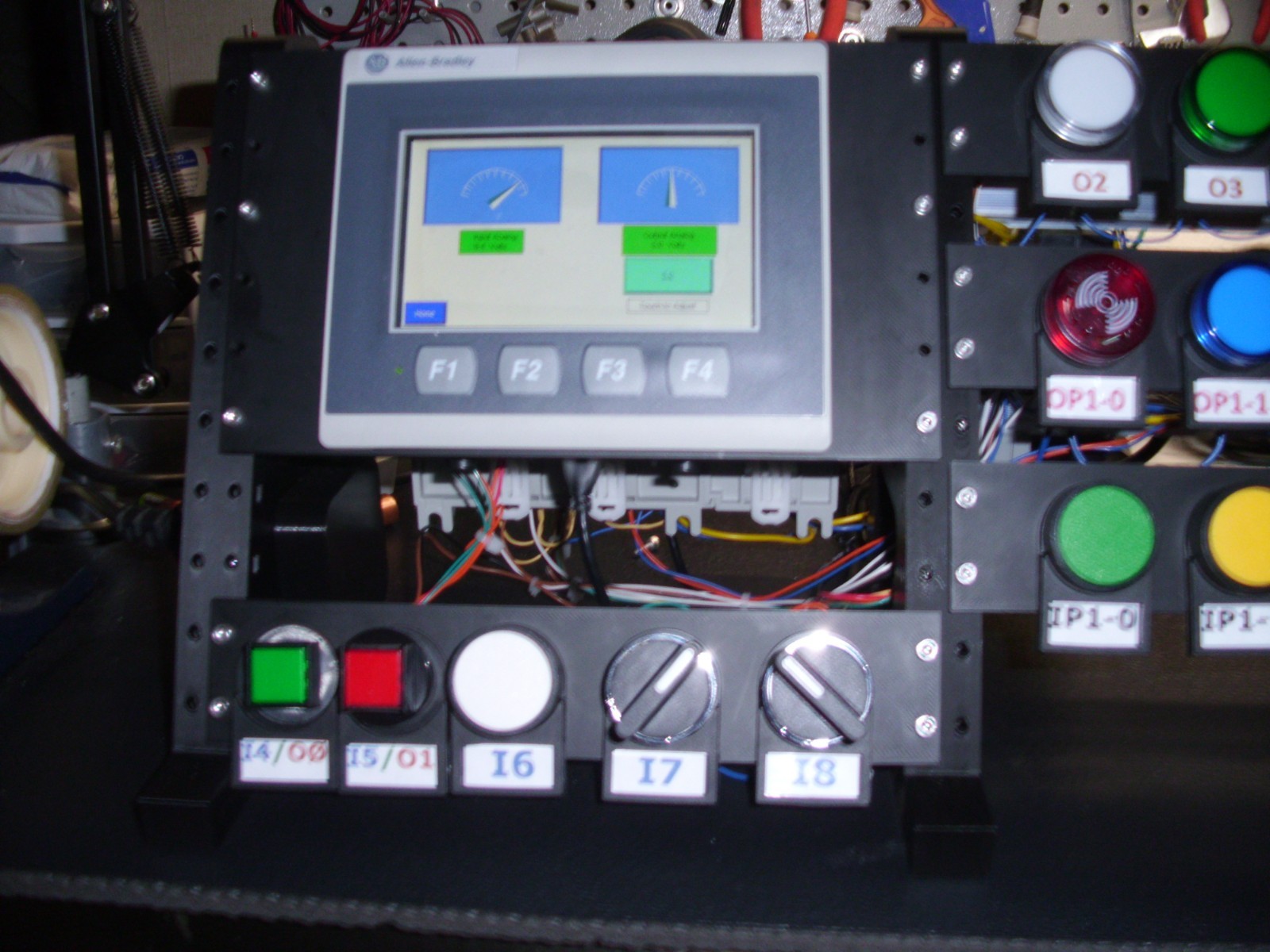 AnalogAllen-Bradley Micro820 Programmable CCW PLC Trainer Kit with Panelview 800