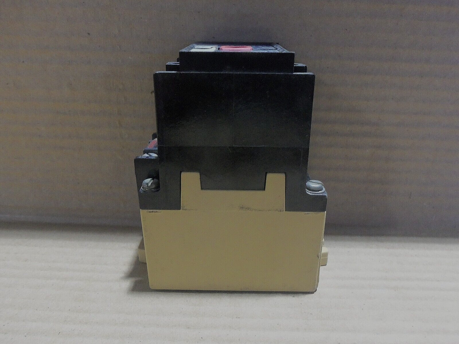 Allen Bradley 700-P400A1 Series B AC Relay 10 Amp 600Volt 700P400A1