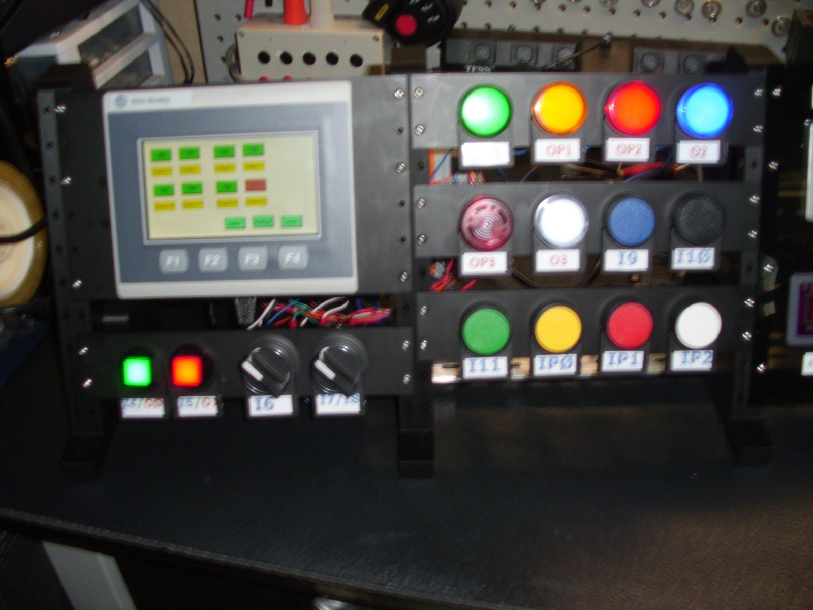 AnalogAllen-Bradley Micro820 Programmable CCW PLC Trainer Kit with Panelview 800