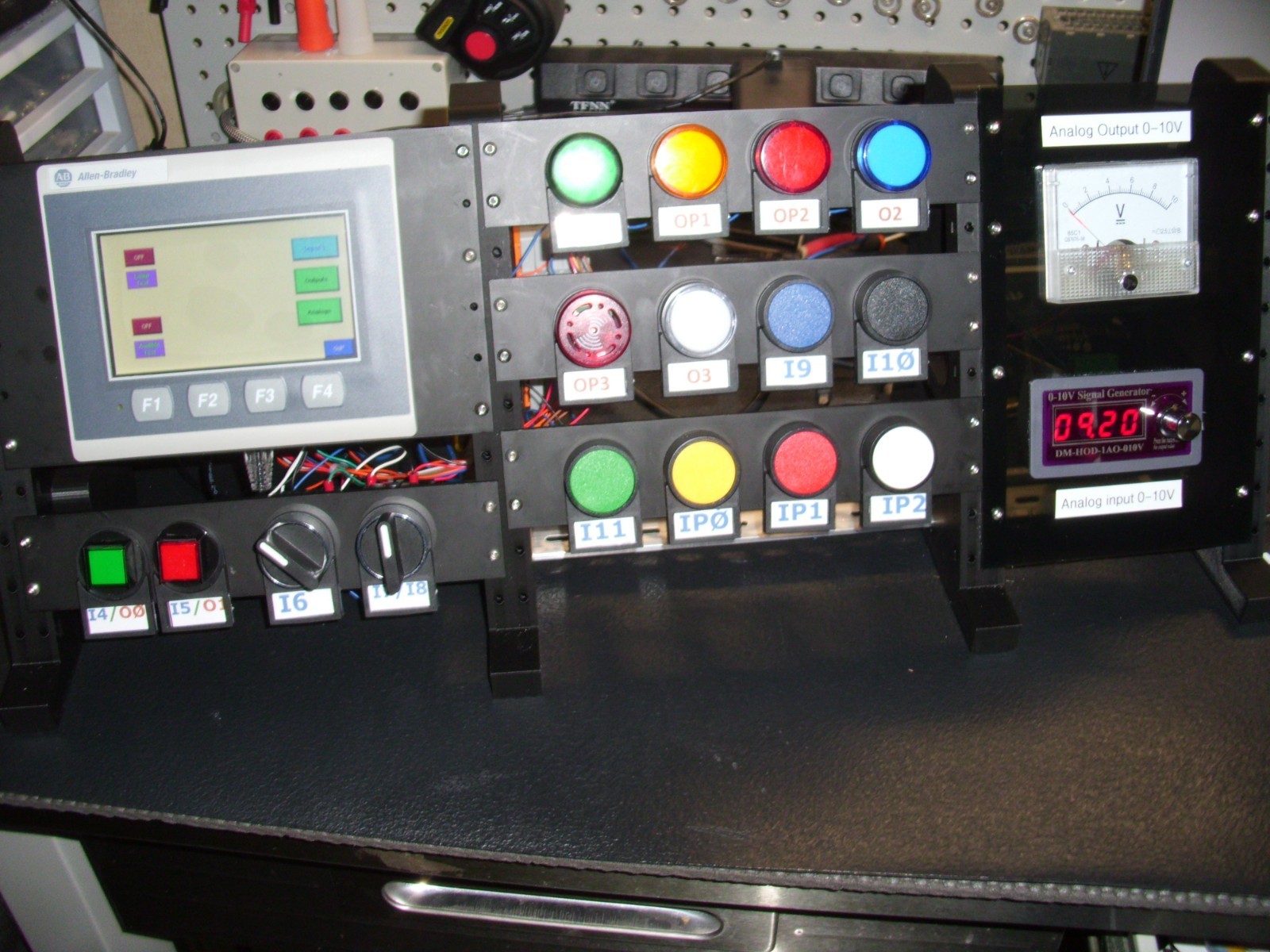 AnalogAllen-Bradley Micro820 Programmable CCW PLC Trainer Kit with Panelview 800