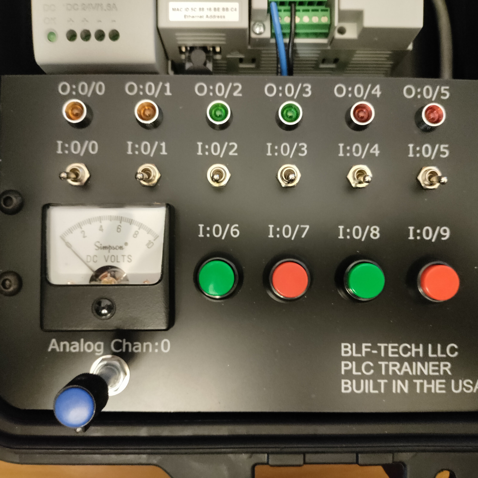 AB Micro820 2080-LC20-20QWB Analog PLC Trainer and VisualView HMI Trial Software