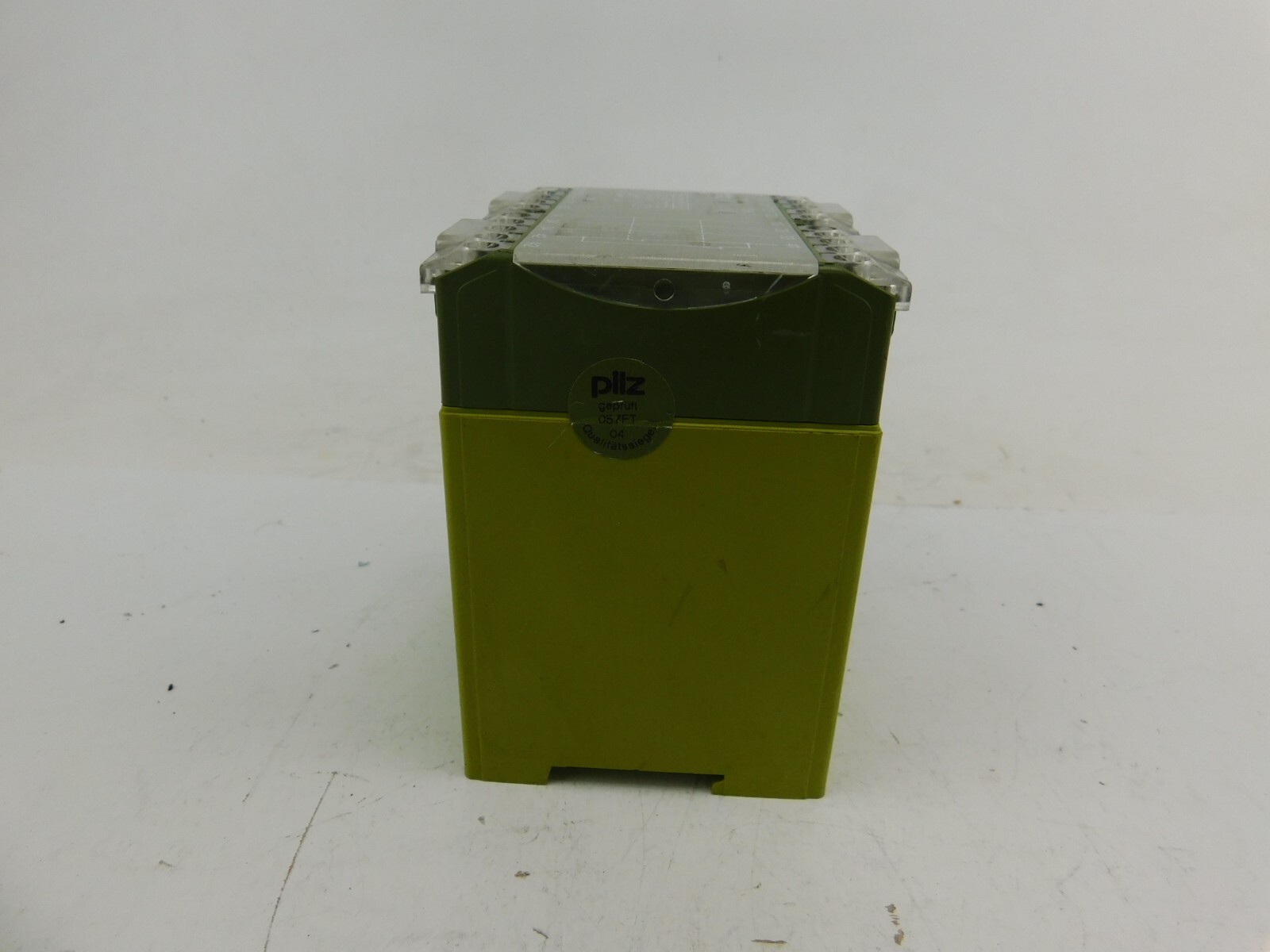 Pilz Pnoz 1 230vac 3S10 230 Acc 6.0VA 50-60Hz AC15 : 230V 5.0A Dc13 : 24V 7.0