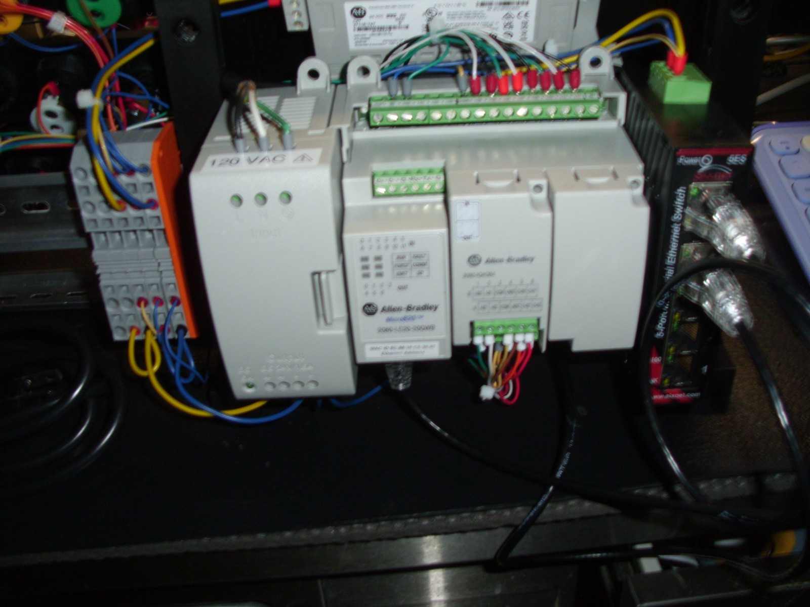 AnalogAllen-Bradley Micro820 Programmable CCW PLC Trainer Kit with Panelview 800
