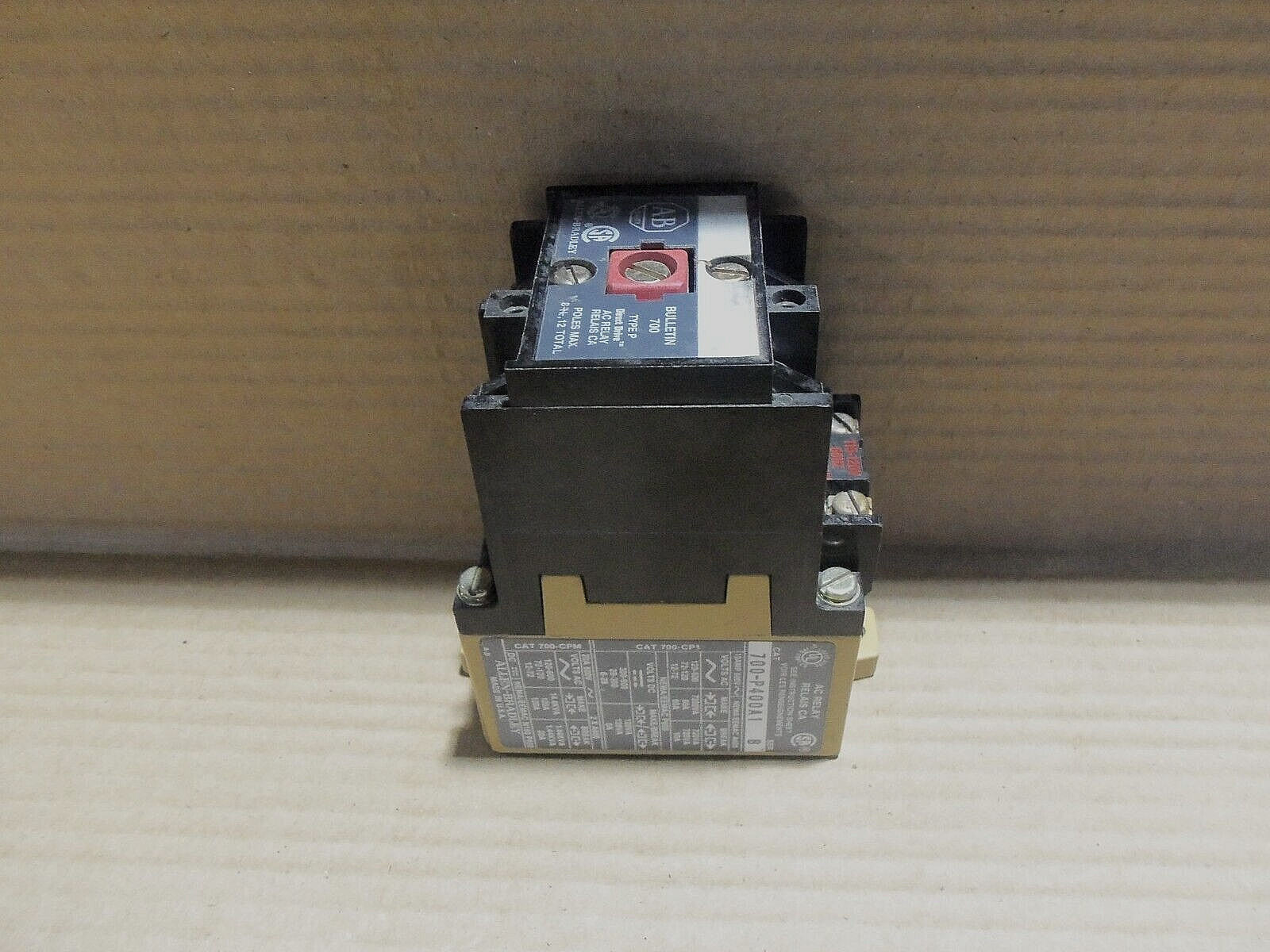 Allen Bradley 700-P400A1 Series B AC Relay 10 Amp 600Volt 700P400A1