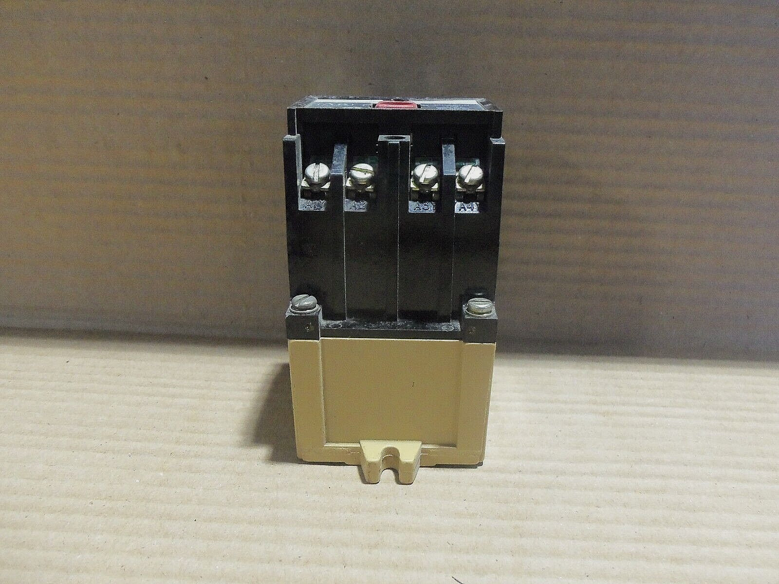 Allen Bradley 700-P400A1 Series B AC Relay 10 Amp 600Volt 700P400A1