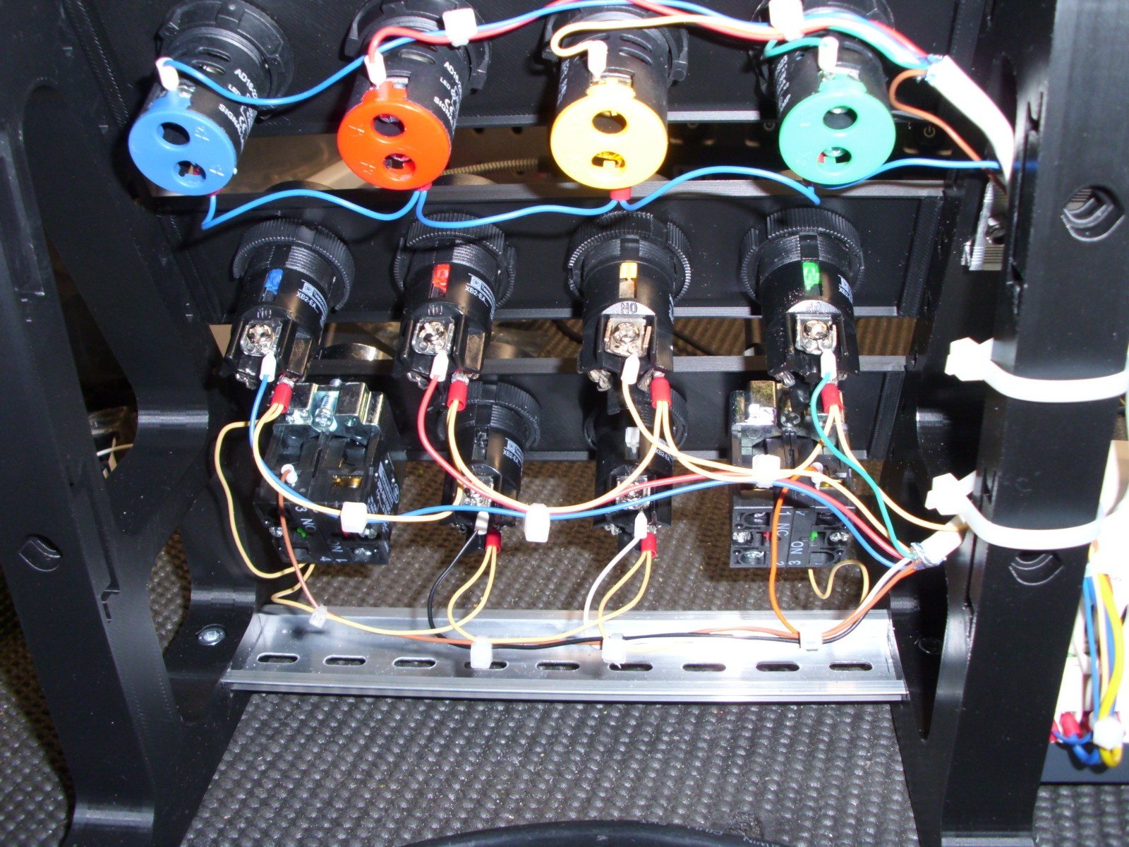Allen-Bradley Micro 810 PLC Trainer
