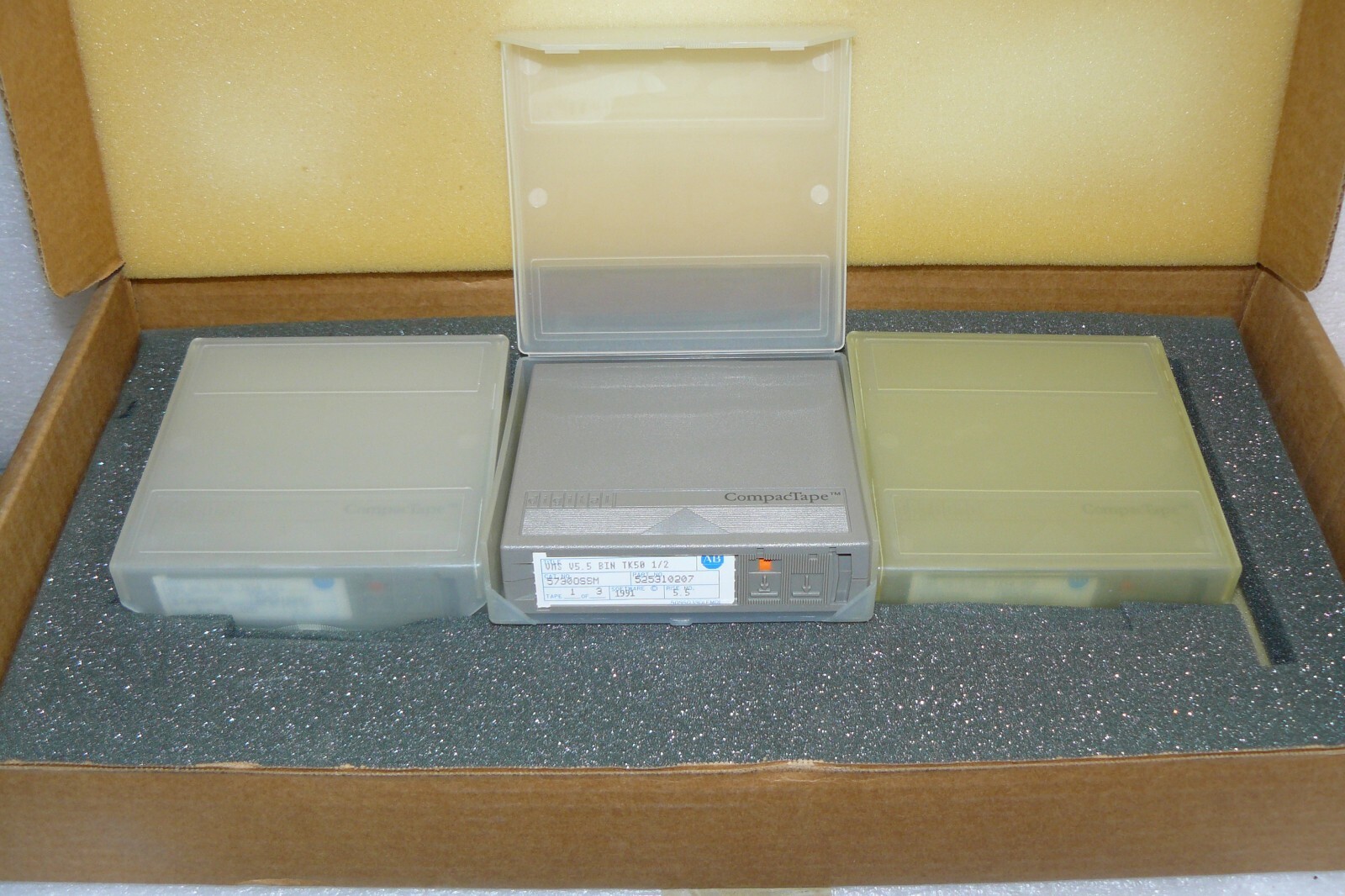 ALLEN BRADLEY 5730-OSSM PYRAMID INTEGRATOR VMS OPERA DIGITAL TAPES NEW